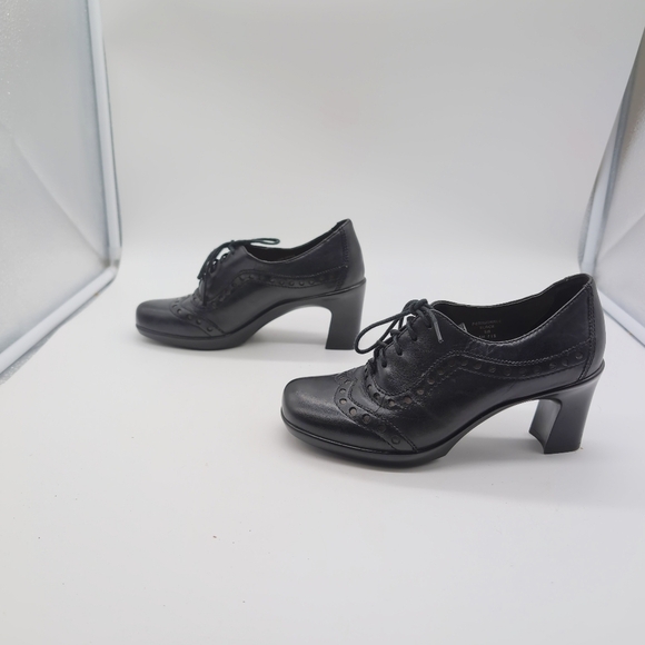Earth Periwinkle Elegant Black Leather Women's Heeled Shoes Sz 5B - Picture 4 of 9